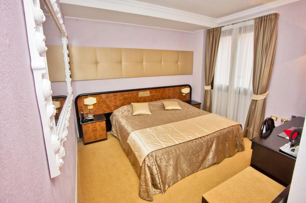 Hotel Villa Regina Margherita Rovigo Exterior foto